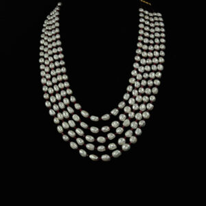 Real pearls with Onyx beads