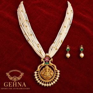 Temple pendent set with cheed pearls