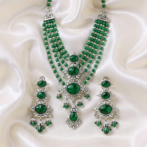 Emerald green and pearl set with moissanite pendant