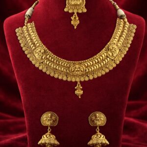 Antique gold necklace set with mang tika