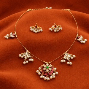 Invisible chain necklace set with dainty jadau pendants