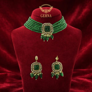 Green quartz choker set with kundan laced green quartz pendant
