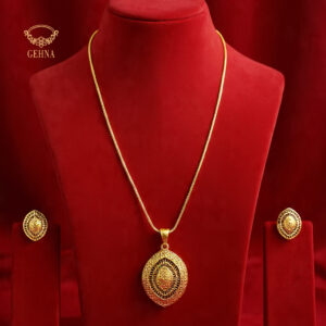 Gold plated tear drop pendant set